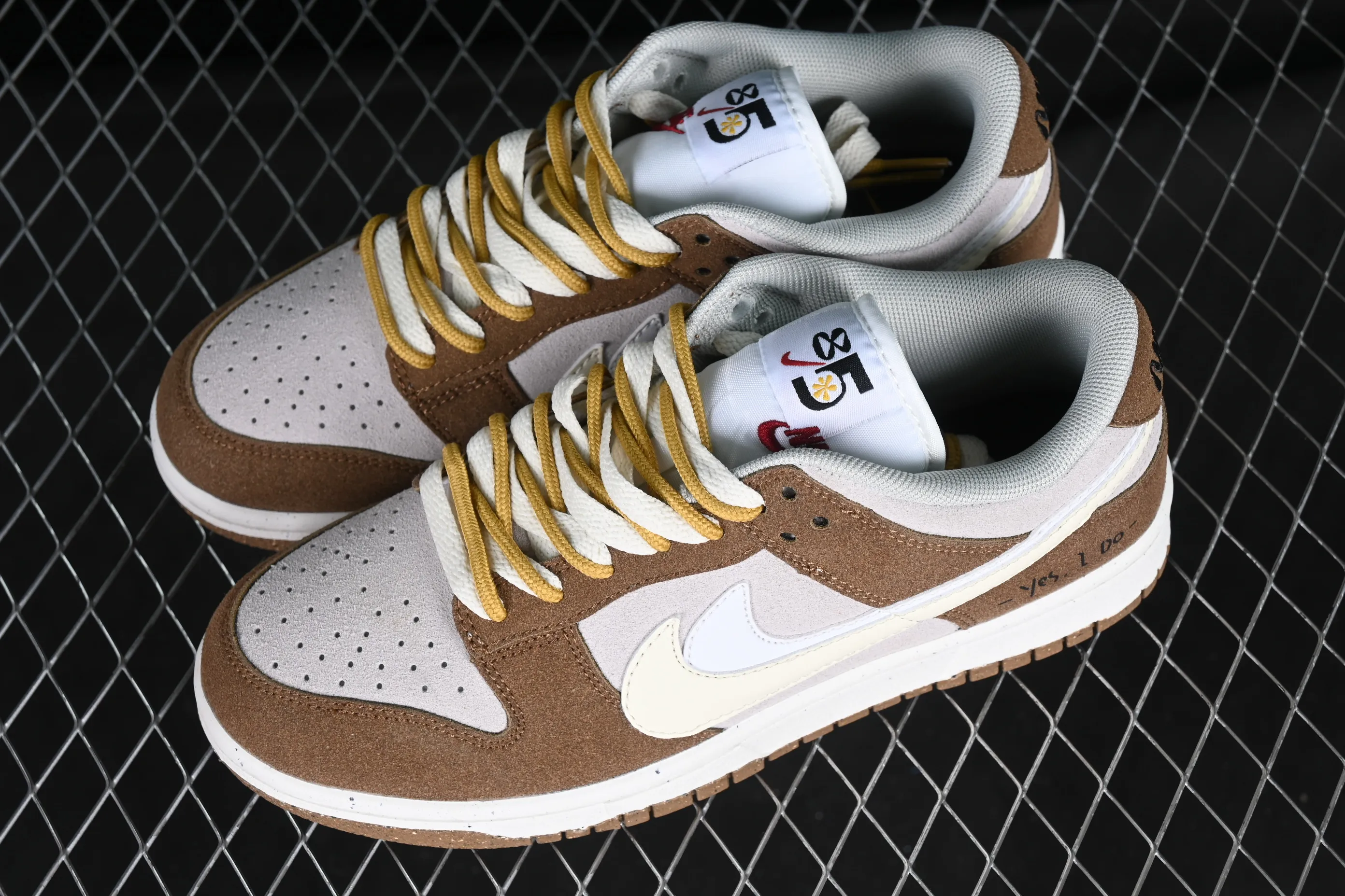 All Categories Nk SB Dunk Series Nk SB Dunk Low Low-top sneakers Cost-effective version Nk SB Dunk Low "85" double hook SB low-top sports and leisure sneakers DO9457-106